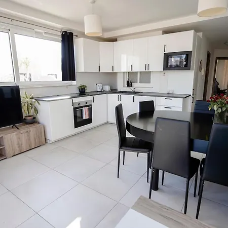 Lägenhet Penthouse With Massive Terrace *
