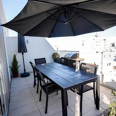 Penthouse With Massive Terrace Lägenhet San Ġwann