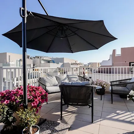 Lägenhet Penthouse With Massive Terrace San Ġwann
