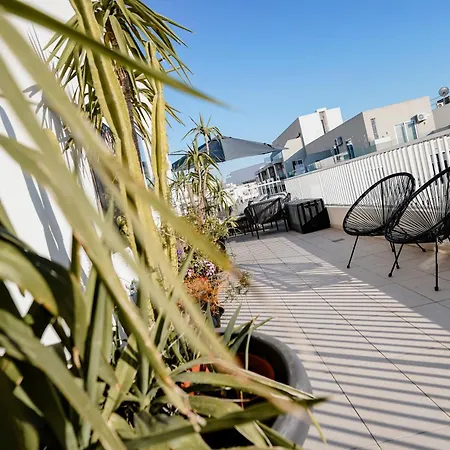 Lägenhet Penthouse With Massive Terrace San Ġwann